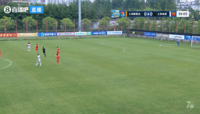 张琳芃角球头球破门 海港半场1-0领先赛更达 张琳芃角球头球破门 海港半场1-0领先赛更达