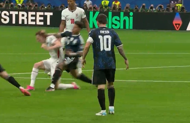 特朗普确认出席世界杯决赛并计划颁奖，阿根廷举马岛横幅遭FIFA调查