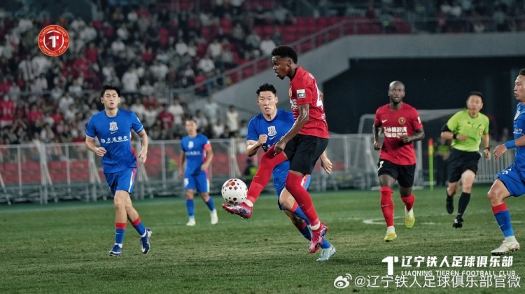 热菲尼奥双响邦本宜裕点射 辽宁铁人楠波湾主场3-1力克上海申花