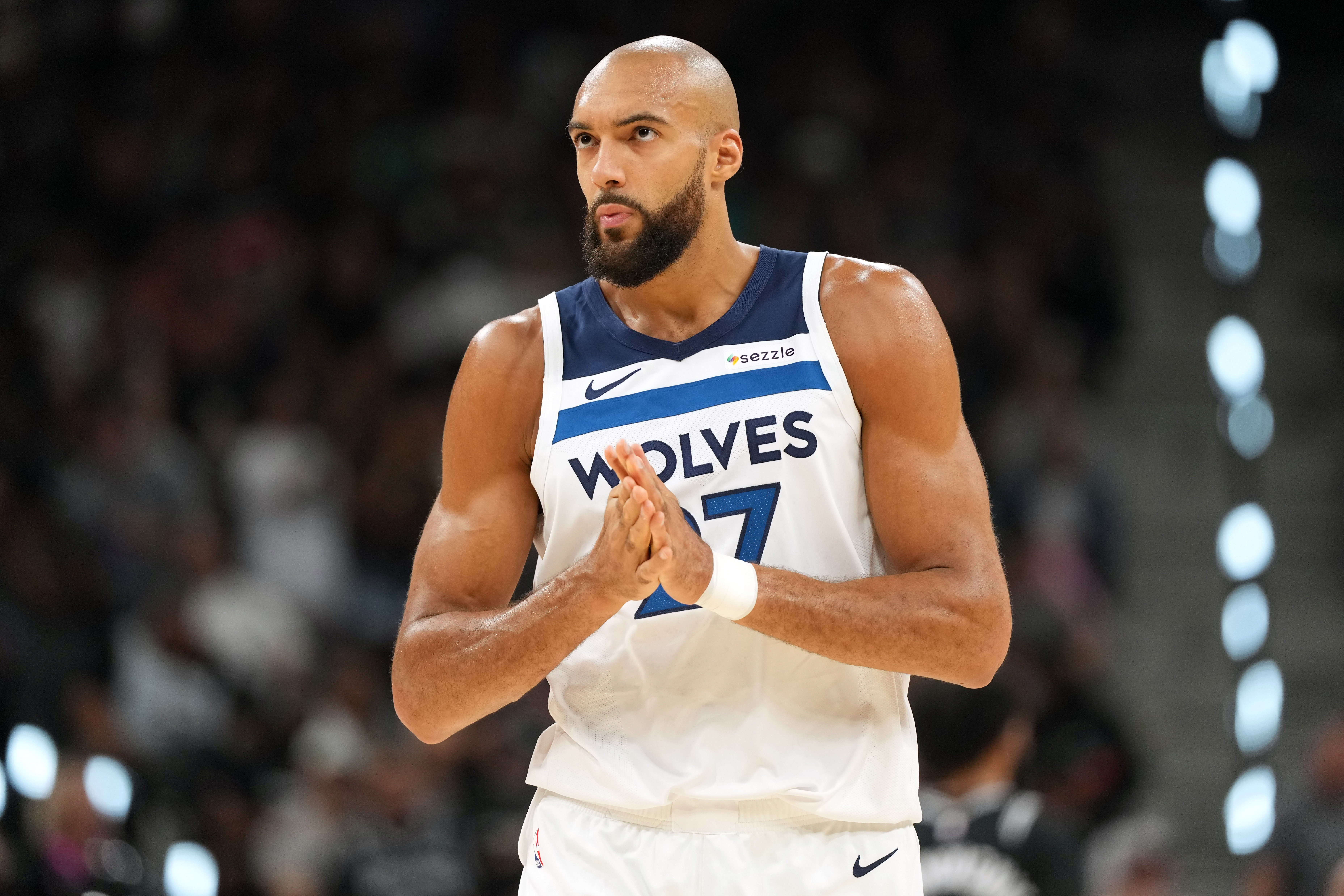 HoopsHype80大国际球星:奥拉朱旺居首 姚明第18 文班第50 HoopsHype80大国际球星:奥拉朱旺居首 姚明第18 文班第50