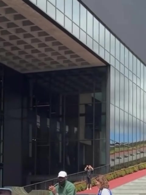 詹姆斯耐克总部演讲解释加盟76人：希望不安逸