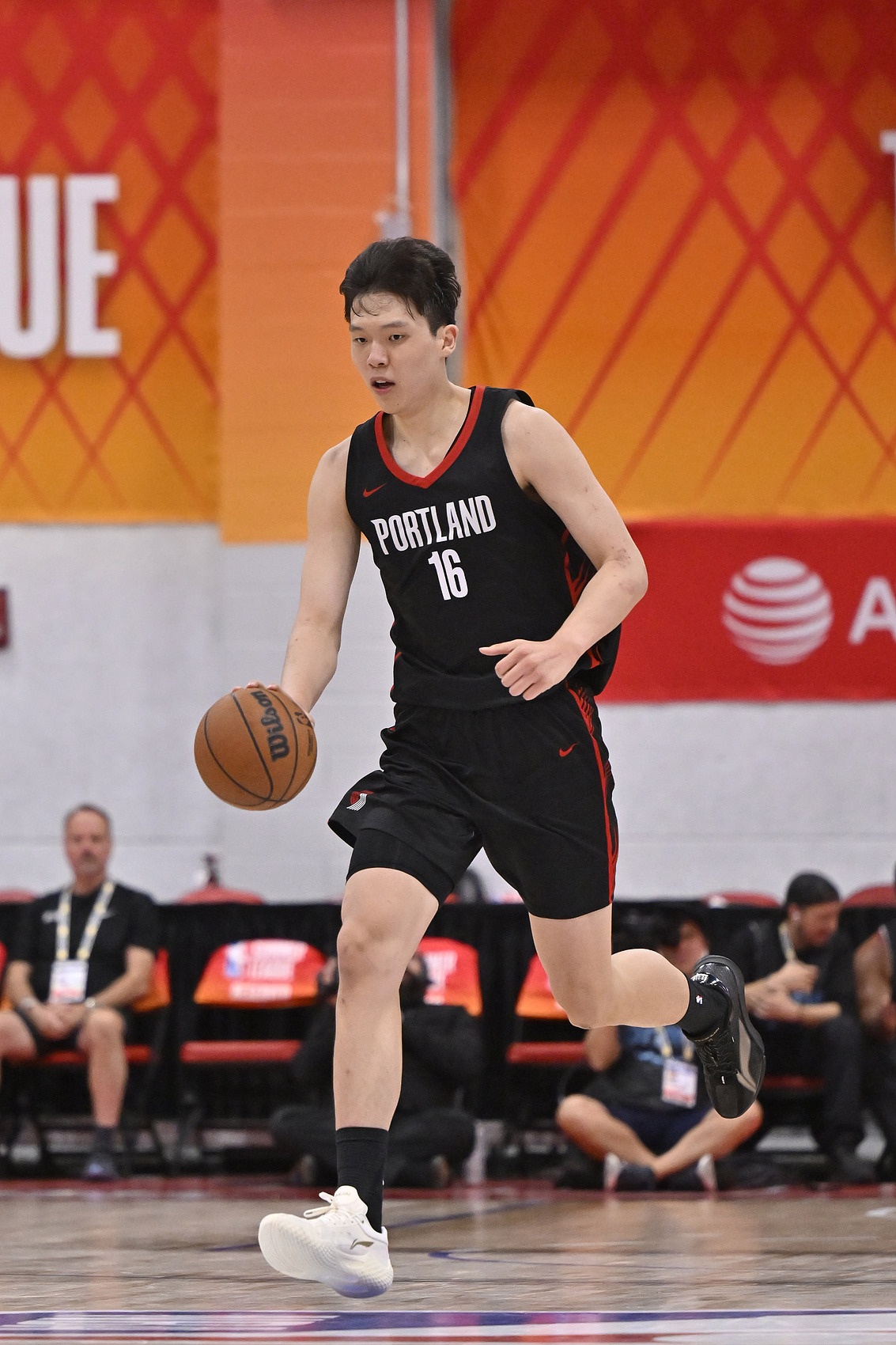 雅虎记者：杨瀚森免战亚运专注NBA 避免分心 这对开拓者也是好事