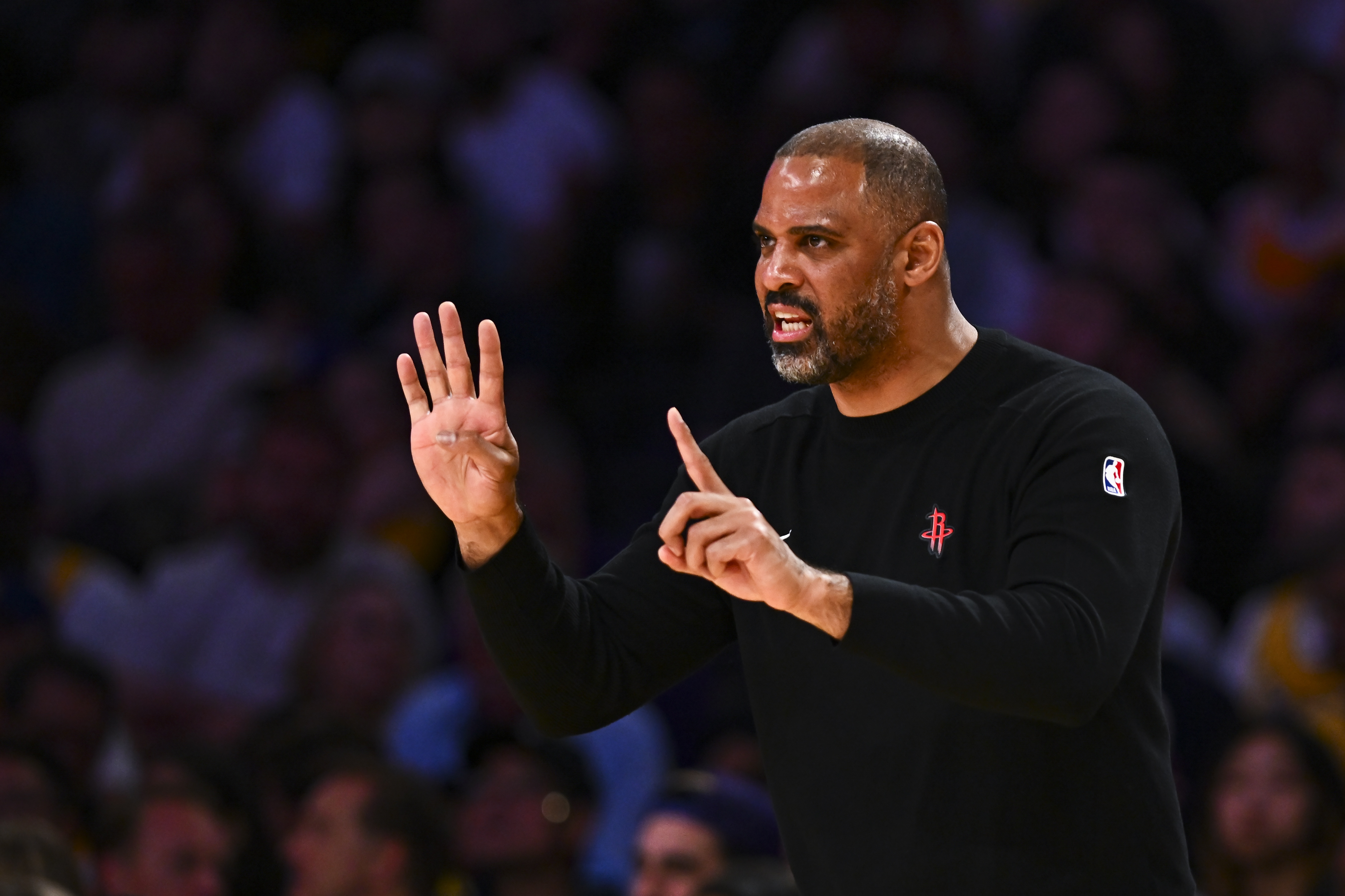火箭媒体人:乌度卡是NBA前十的教练 火箭能在他带领下夺冠 火箭媒体人:乌度卡是NBA前十的教练 火箭能在他带领下夺冠